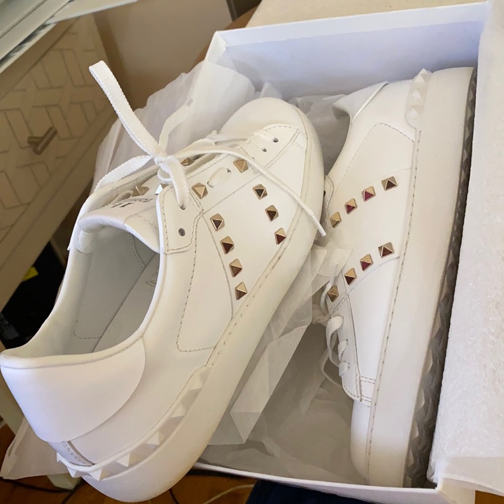 Valentino white sneakers with good studs. Only worn twice!